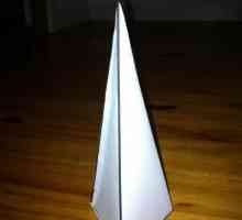 Come fare una piramide triangolare di cartone