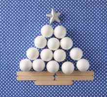 Come fare un albero di Natale da materiale di scarto