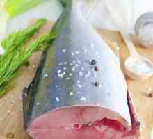 Come rendere l`aglio marinato tonno