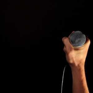 Come prendersi cura per la tua voce prima di cantare