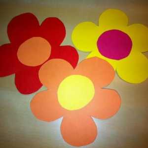 Come fare fiori di carta semplici con passo dopo passo