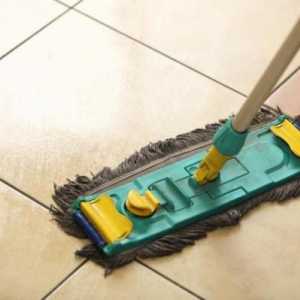 Come utilizzare un mop per una efficace pulizia della casa