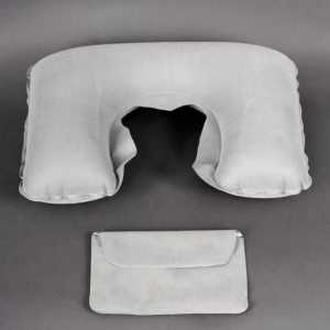 Come utilizzare un cuscino del collo a forma di U